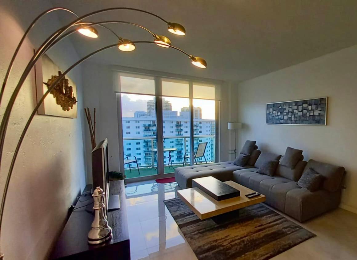 Penthouse Ocean Reserve Miami Beach Exterior photo