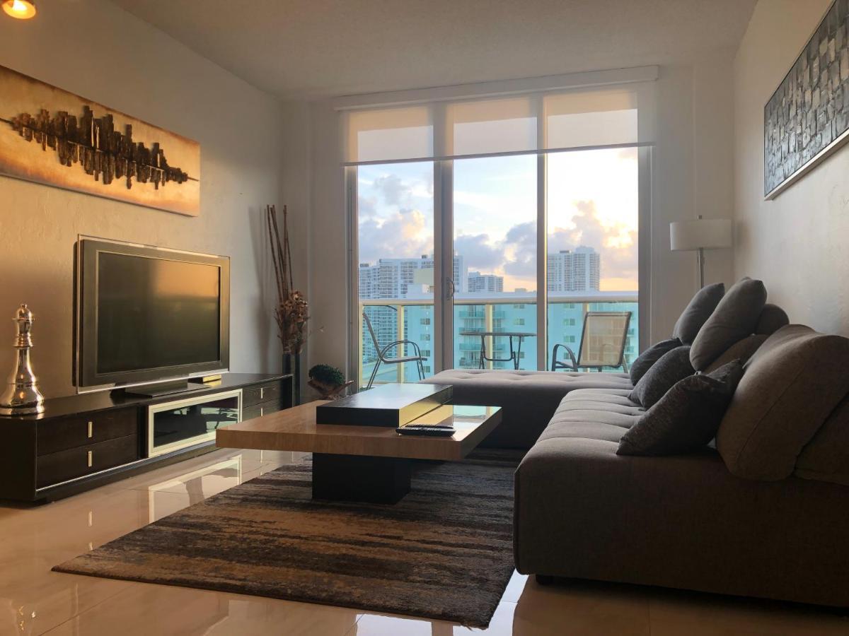 Penthouse Ocean Reserve Miami Beach Exterior photo