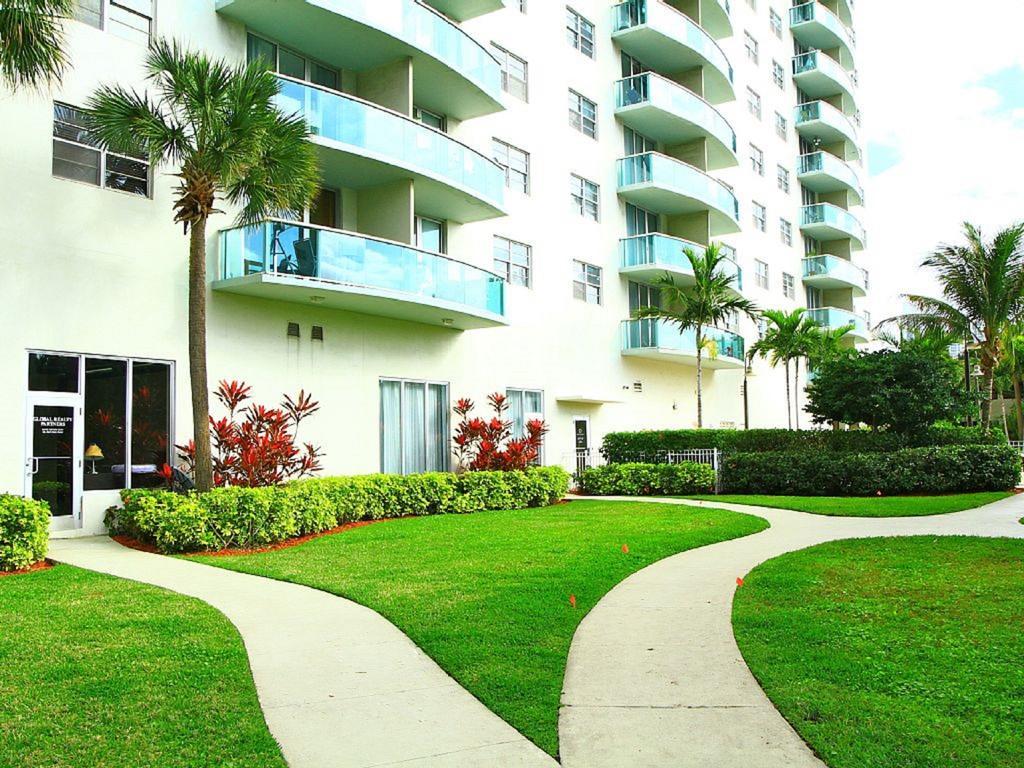 Penthouse Ocean Reserve Miami Beach Exterior photo