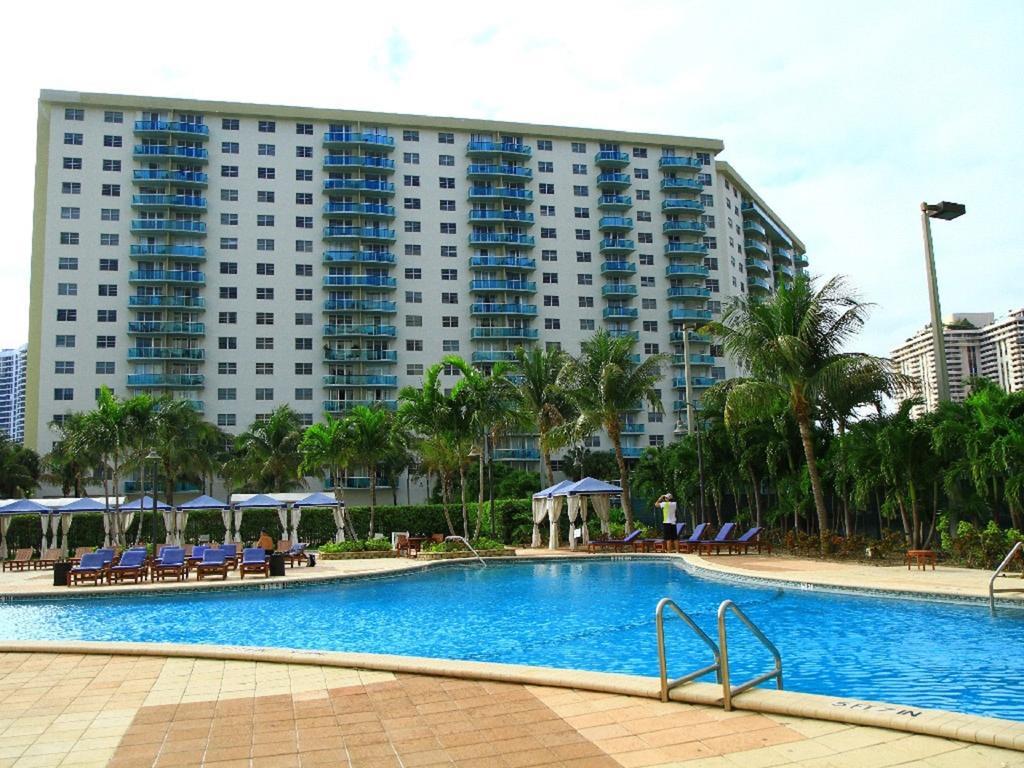 Penthouse Ocean Reserve Miami Beach Exterior photo