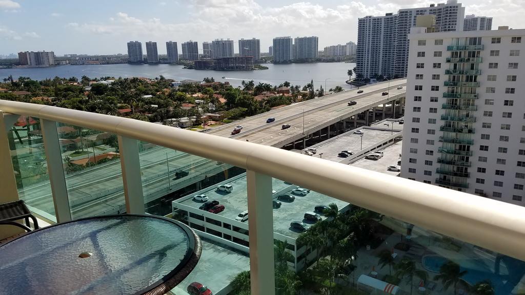 Penthouse Ocean Reserve Miami Beach Exterior photo